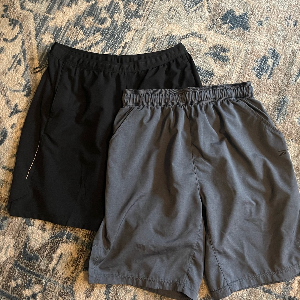 Mens athletic shorts